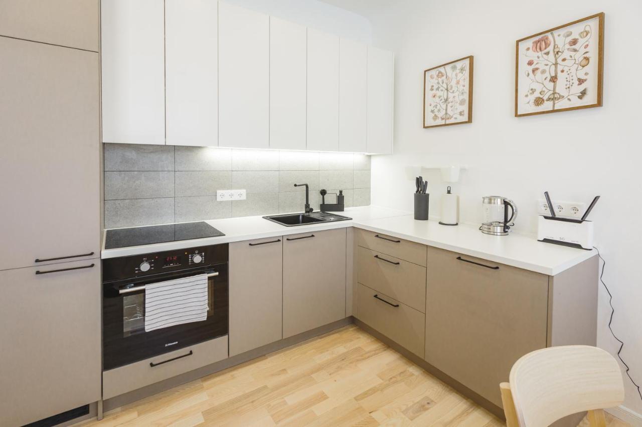 1212 Apartments With Free Parking Riga Exterior photo