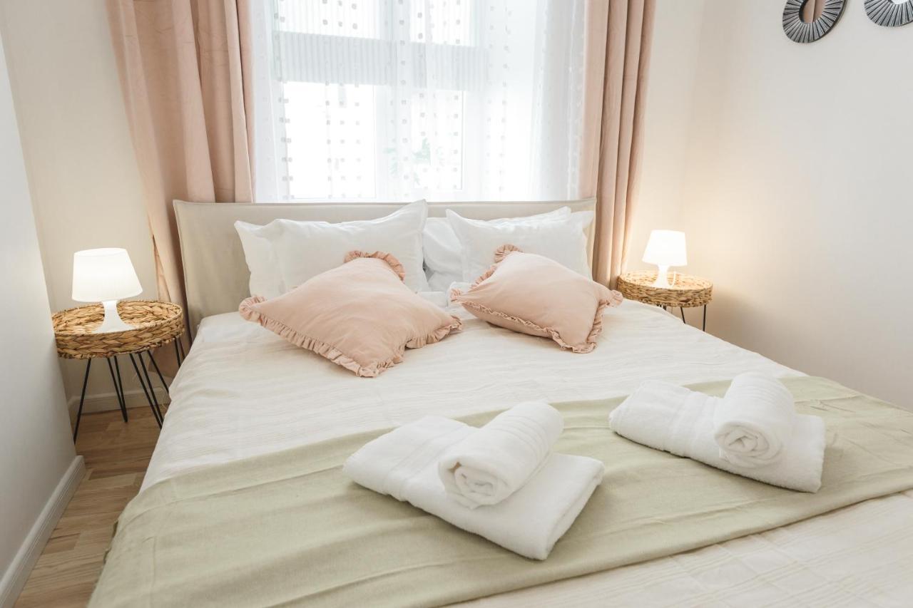 1212 Apartments With Free Parking Riga Exterior photo